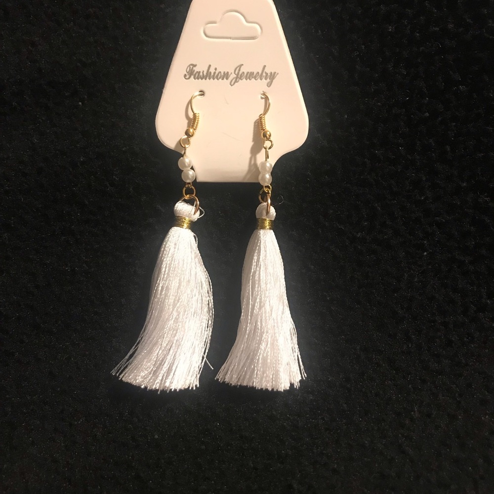 Beautiful  tassel earring.
